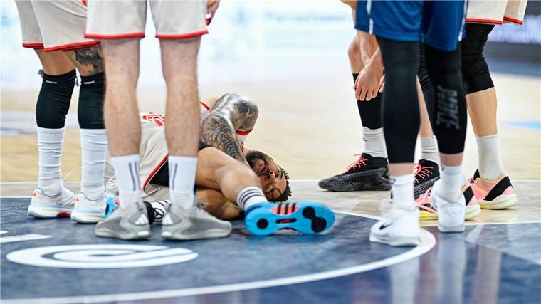Bayern und Würzburg gleichen in ihren Halbfinalserien aus Münchens Elias Harris verletzte sich im Spiel in Heidelberg.