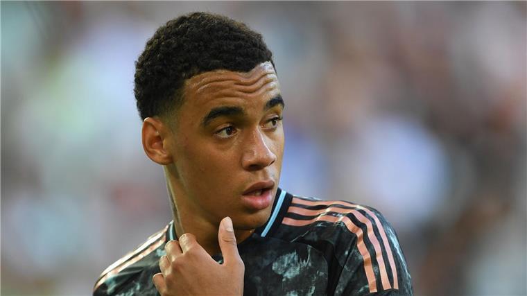 Bayern mit Tore-Show an die Spitze - Verlierer Goretzka Münchens Jamal Musiala trifft nach 14 Sekunden.