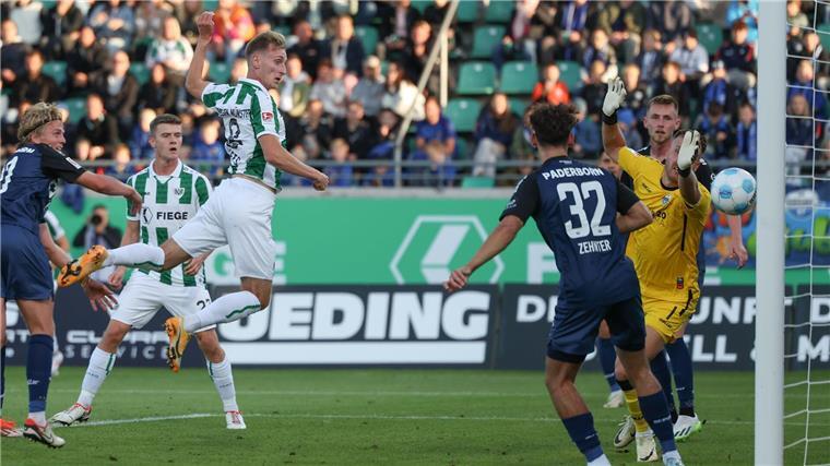 Mees rettet Münster packendes 3:3 gegen Paderborn Münsters Mees trifft zum 1:0.