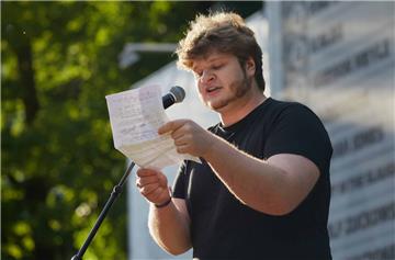 Multitalent ist zu Gast in Beverstedt: Jan Philipp Zymny bereichert das Vorlesefieber.