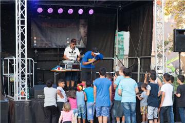 Musik auf dem Leher Pausenhof mit &quot;Brobick&quot;.