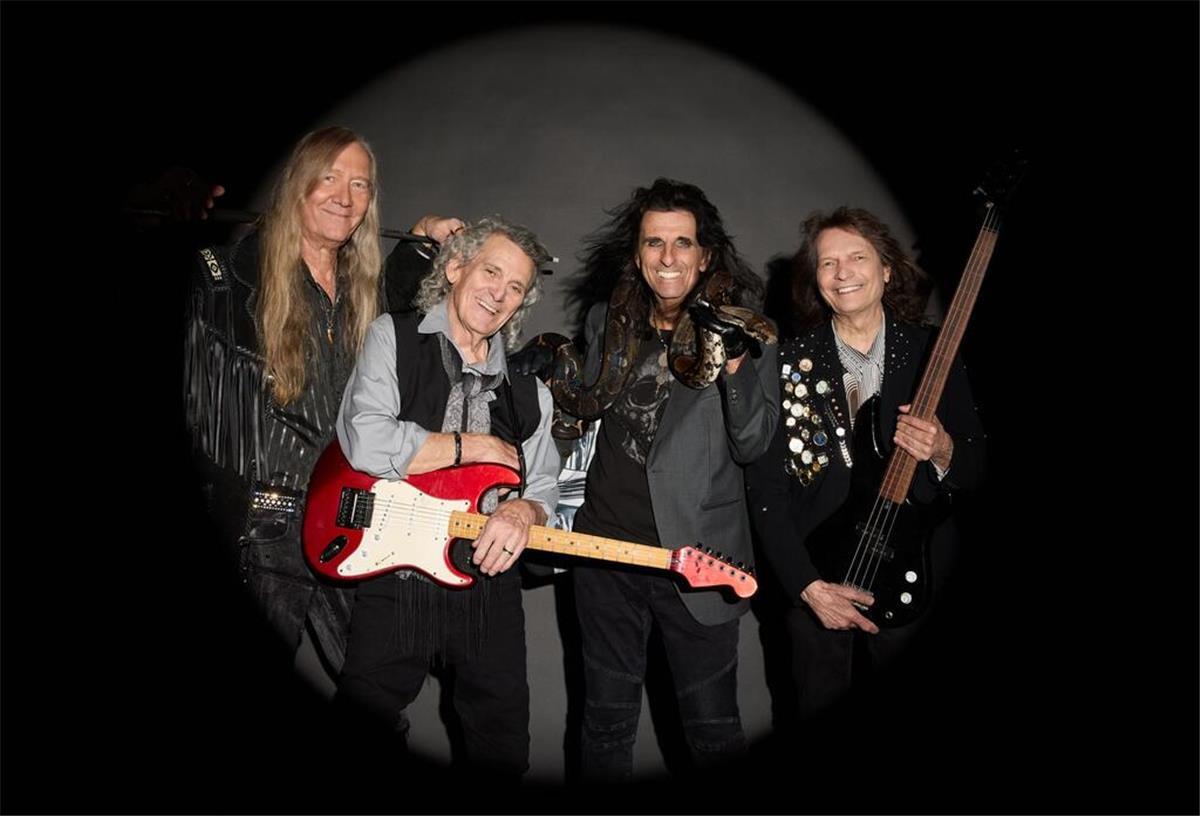 Alice Coopers 70er-Trip: Gute Freunde kann niemand trennen Musiker Alice Cooper sagt: „Wir haben aus Versehen ein 1975er-Album gemacht.“ (Archivbild)