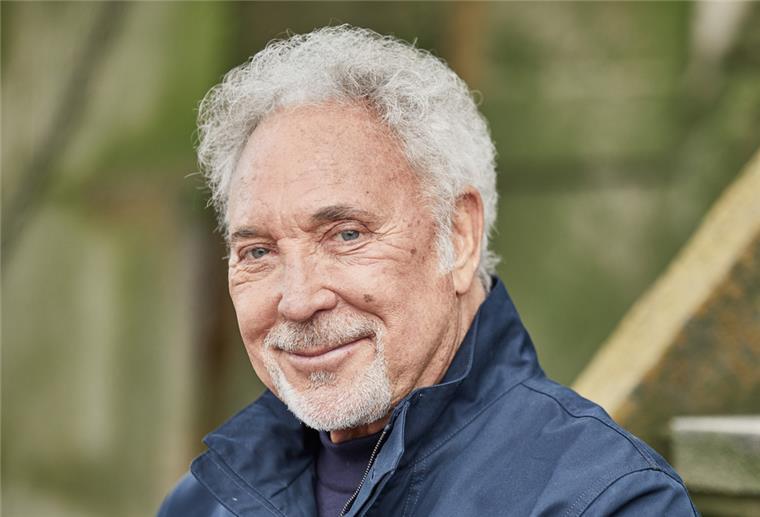 Sänger Tom Jones erholt sich von seiner Hüftoperation Sänger Tom Jones