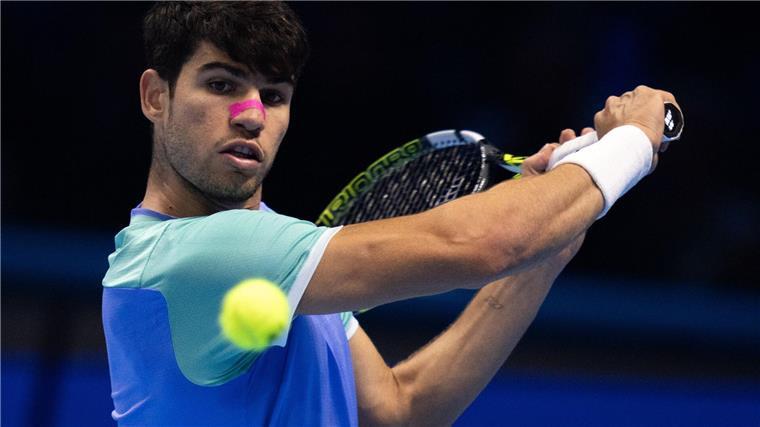 Famoser Zverev witzelt: „Deshalb nicht Nummer 1“ Muss ums Halbfinale bangen: Carlos Alca