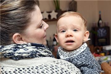 Mutter Jessica Anton mit Emil in Lunestedt