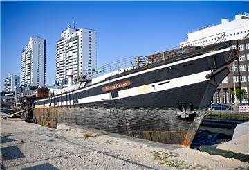 Na endlich: Bremerhaven und das Land haben sich bei den Kosten geeinigt. Das Abwracken der „Seuten Deern“ kann nun bald beginnen.