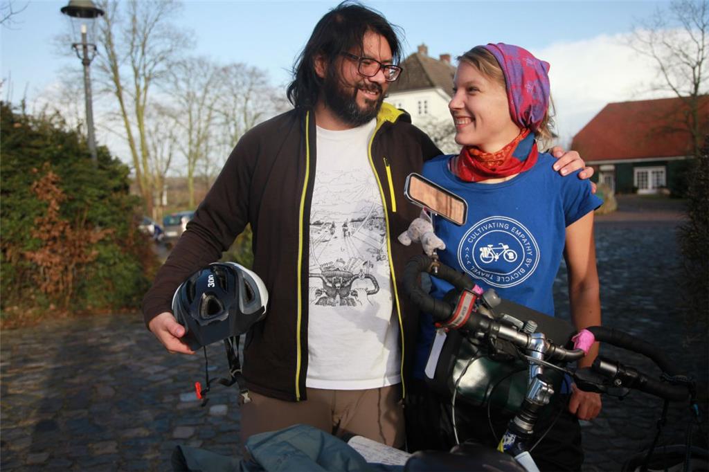 Nach 5 Jahren Weltumradllung zurück in Bad Bederkesa: Beersterin Annika Wachter und ihr mexikanischer Mann Roberto Gallegos .