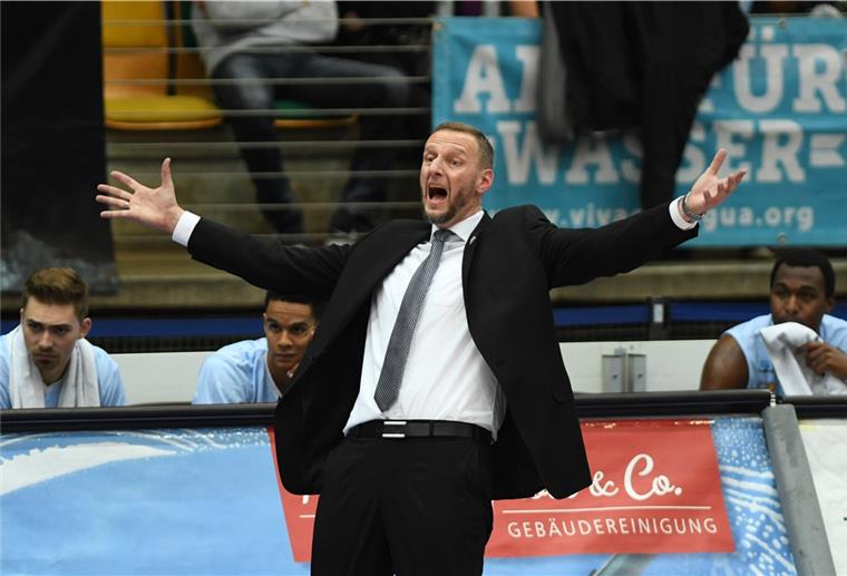 Nach anderthalbjähriger Pause kann Arne Woltmann wieder an der Seitenlinie mitfiebern. Der ehemalige Headcoach der Eisbären Bremerhaven wird Assistenztrainer beim Basketball-Erstligisten Rasta Vechta.