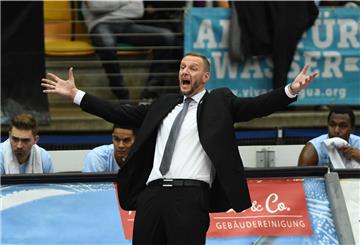 Nach anderthalbjähriger Pause kann Arne Woltmann wieder an der Seitenlinie mitfiebern. Der ehemalige Headcoach der Eisbären Bremerhaven wird Assistenztrainer beim Basketball-Erstligisten Rasta Vechta.