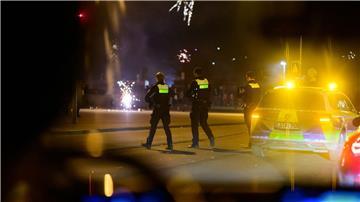 Nach Angaben des niedersächsischen Innenministeriums gab es in der Silvesternacht 1.527 Einsatzlagen. 