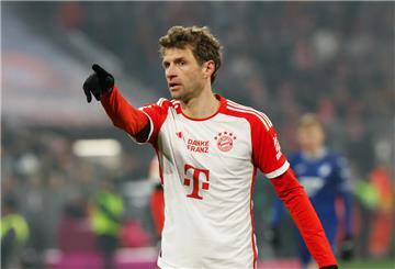 Nach dem 1:0-Sieg von Werder Bremen feierten die Spieler lautstark. Das war zu viel für Thomas Müller. Er brach sein Interview plötzlich ab.