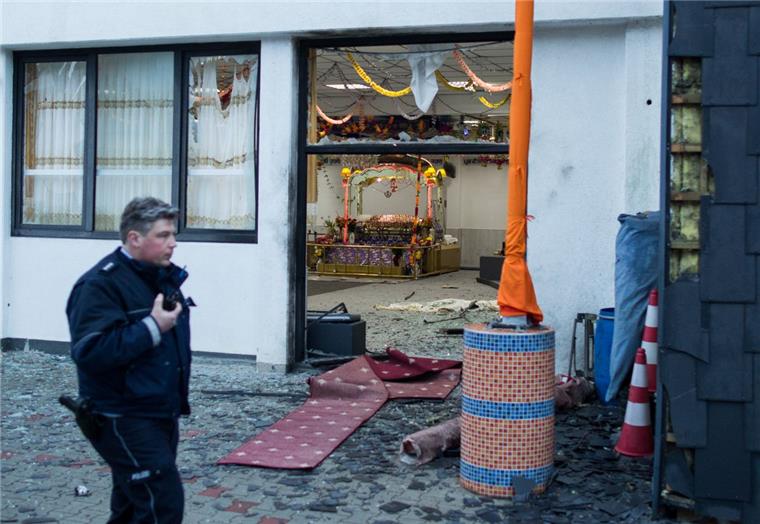 Anschlag auf Sikh-Tempel in Essen: Verdächtiger wieder freigelassen Nach dem Anschlag auf ein Sikh-Gebetshaus in Essen hat die Polizei einen dritten Verdächtigen festgenommen.