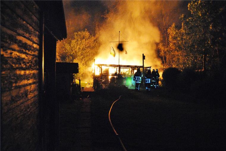 Nach dem Brand von drei Gartenlauben vermutlich durch Brandstifter sind die Kleingärtner im Kleingartengebiet Twischkamp in Sorge.