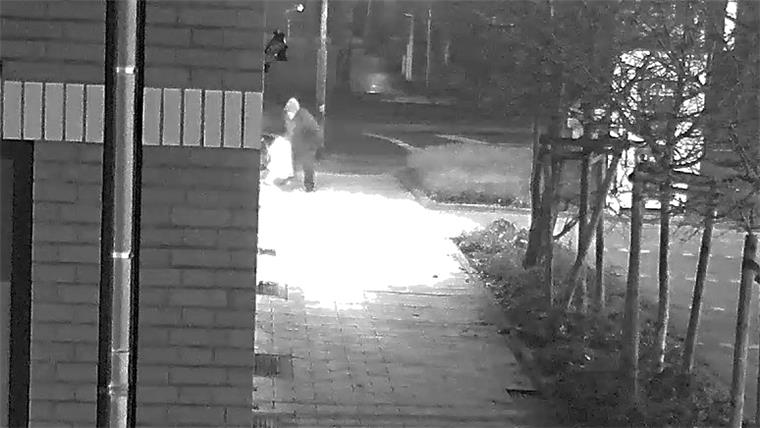 Nach dem Brandanschlag auf das Revier Leherheide verstärkt die Polizei die Ermittlungen.