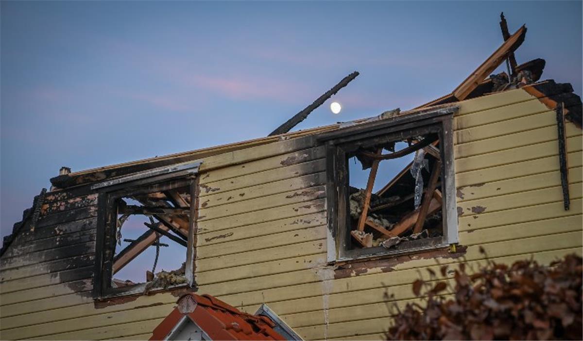 Nach dem Feuer in einem Einfamilienhaus in Drangstedt hat die Stadt Geestland ein Spendenkonto eingerichtet. Der Familienvater starb bei dem Brand.