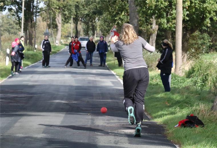Boßelsaison soll komplett zu Ende geführt werden Nach dem November ruht der Boßelsport auch in diesem Monat. Die Hoffnung auf die Wiederaufnahme des Punktspielbetriebs im Februar besteht.