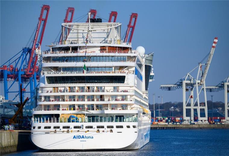 Von Kreuzfahrtschiff verschwunden: Das war Daniel Küblböcks letzte Sprachnachricht Das Kreuzfahrtschiff "AIDAluna" liegt am Kreuzfahrtterminal Steinwerder.