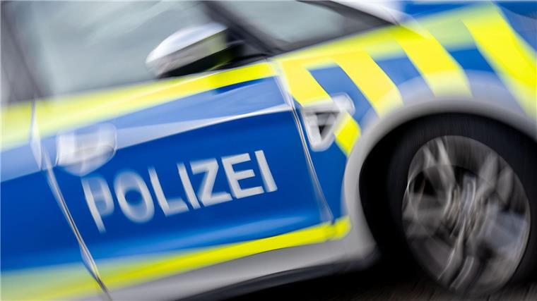 300 Fußballfans gehen nach Spiel auf Schalke aufeinander los Nach den Ausschreitungen bei einem Freundschaftsspiel sieht die Polizei eine weitere Eskalationslinie überschritten.