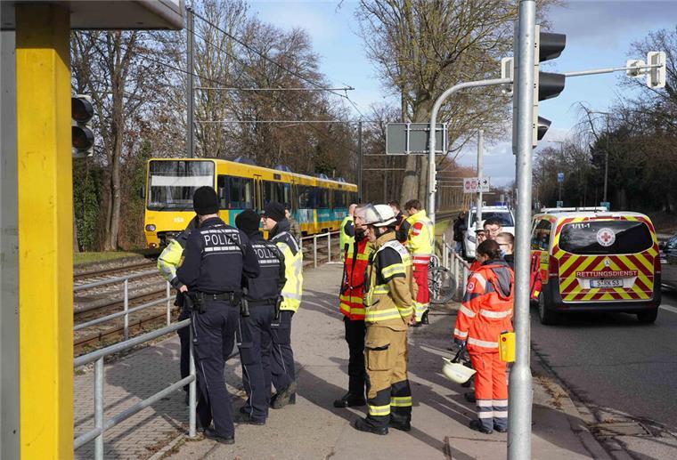 Tödlicher Streit: Kind (13) stößt Jungen (12) vor die Stadtbahn Straßenbahn