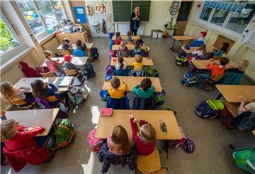 Nach den Sommerferien können die Schulen in Deutschland regulär wieder öffnen - wenn die Lage es zulässt. 