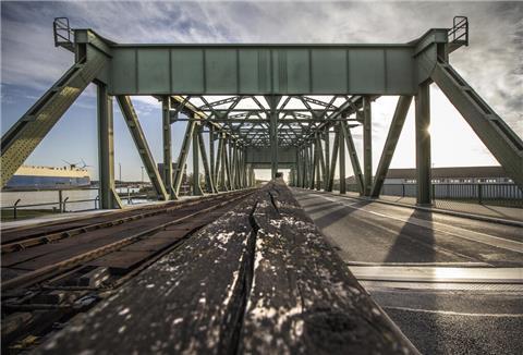 Blick auf eine Brücke