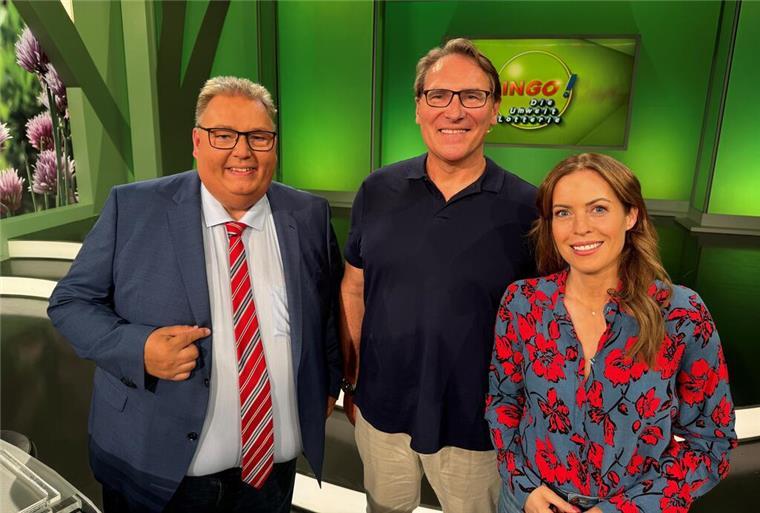Nach der Live-Sendung gab es noch ein Erinnerungs-Foto mit den Moderatoren Michael Thürnau und Jule Gölsdorf.