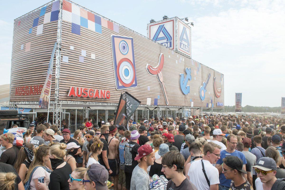 Nach der Premiere 2018 gibt es auch in diesem Jahr wieder einen Aldi-Markt auf dem Deichbrand-Festival in Nordholz.