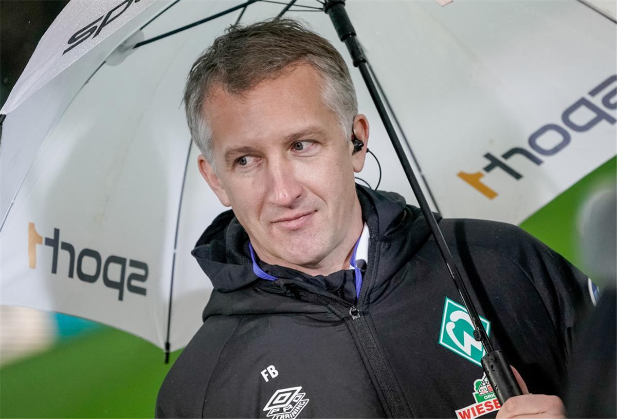 Werder-Manager Baumann: Mit Gehaltsbudget auf Abstiegsplatz Nach der Rückkehr in die Fußball-Bundesliga erwartet Manager Frank Baumann eine schwere Saison für Werder Bremen.