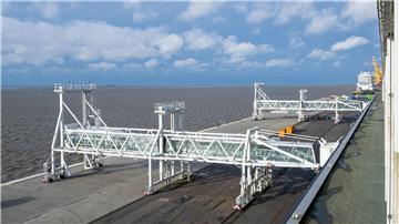 Nach drei Jahren Bauzeit ist die neue Columbuskaje des Kreuzfahrtterminals Bremerhaven fertig.
