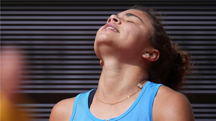 Aus für Vorjahresfinalistin Paolini in Paris Nach drei vergebenen Matchbällen ist Jasmine Paolini in Paris im Achtelfinale ausgeschieden.
