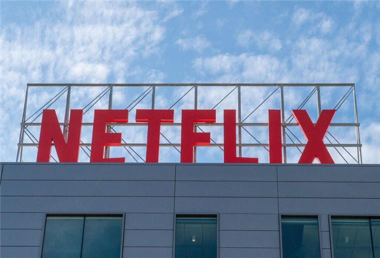 Urteil gegen Netflix: Millionen Netflix-Kunden können Geld zurückfordern Das Netflix-Logo auf einem Gebäude.