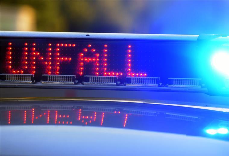 Unfall auf der A 27 kostet Mann das Leben Nach einem schweren Verkehrsunfall zwischen Nordholz und Altenwalde ist ein 66-Jähriger gestorben.