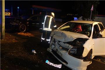 Nach einem Unfall auf der Straße der Pferdebade in Bremerhaven-Lehe wurden zwei Menschen ins Krankenhaus gebracht.