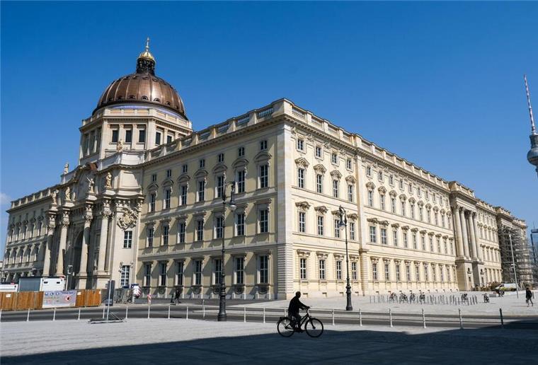 Berliner Stiftung streicht „Oberindianer“ aus Lindenberg-Hit Nach einer offenen Diskussion mit den Chören und der künstlerischen Leitung habe sich die Stiftung Humboldt Forum entschieden, das Wort „Oberindianer“ auszulassen. (Archivbild)