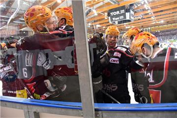 Nach em Sieg gegen Iserlohn herrschte großer Jubel bei den Fischtown Pinguins. Jetzt geht es im Viertelfinale gegen den EHC München weiter.