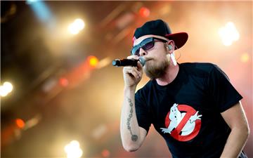 Nach erfolgreicher Solo-Karriere tritt Jan Delay (Foto) nun wieder mit seinen alten Kumpels Denyo und DJ Mad von den Beginnern au der Bühne. Foto Hoppe