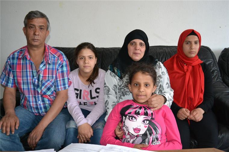 Palästinensischer Familie aus Stubben droht die Abschiebung Nach fast vier Jahren in Stubben müssen sie Deutschland verlassen: Majed Chuqeir, Rawan, Nadia Talluzi und Hiba.