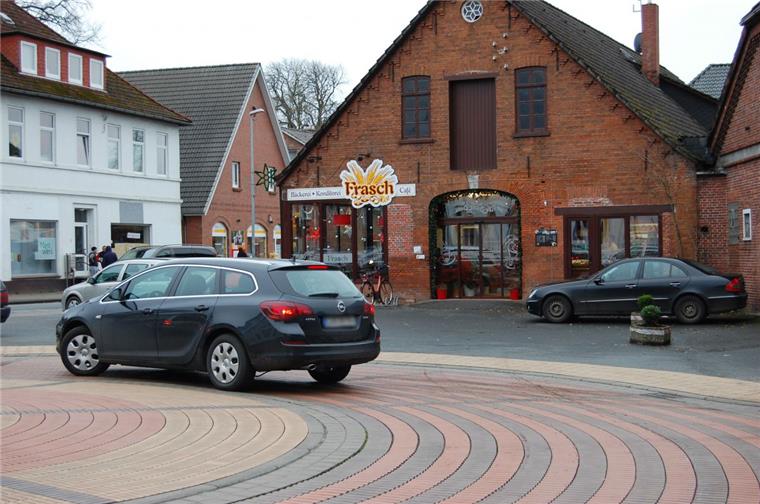 Tricksereien bei der Piazza in Hagen: So lief es wirklich ab Nach neuen Informationen gibt es doch einen mündlichen Beschluss, das Frasch-Grundstück auf Kosten der Gemeinde zu pflastern. Foto Heß