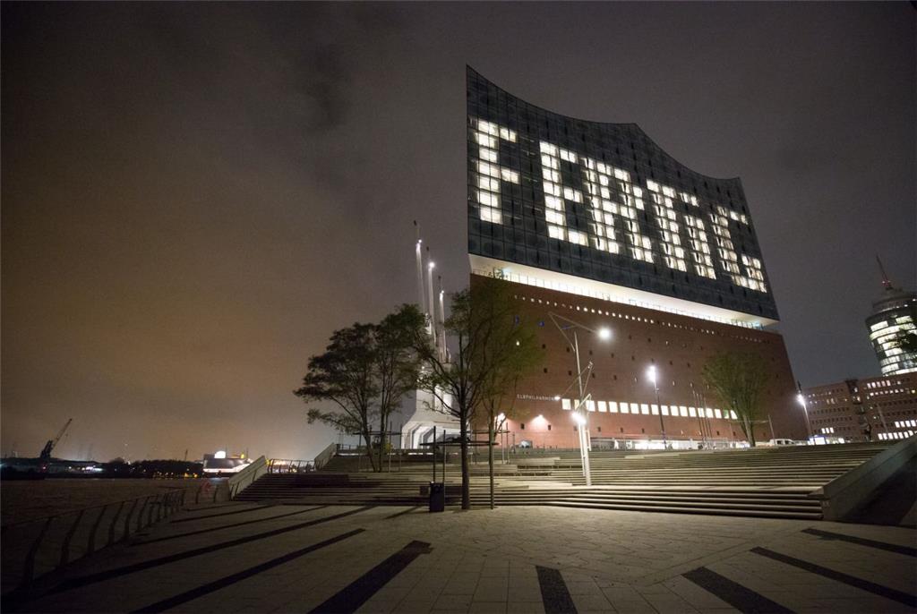 Nach neuneinhalb Jahren Bauzeit endlich fertig: Die Hamburger Elbphilharmonie.