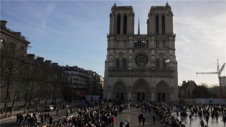 Nach Brand: Pariser Notre-Dame-Türme sollen wieder öffnen Nach sechsjähriger Renovierung sollen ab 20. September wieder die beiden Türme der Pariser Notre-Dame öffnen. (Archivbild)