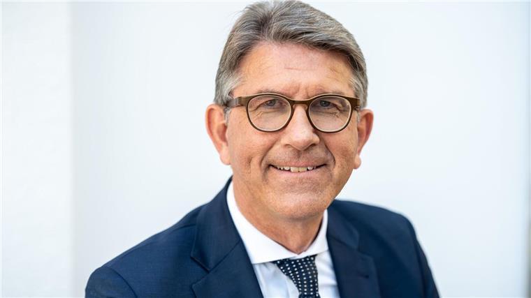 Petition gegen Weimer sammelt flugs Tausende Unterschriften Nach seiner Nominierung zum neuen Kulturstaatsminister der Bundesregierung muss sich Wolfram Weimer viel Kritik anhören. (Archivbild)