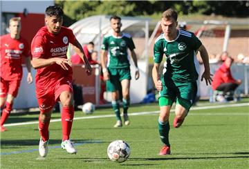 Nach seiner Roten Karte im Spiel gegen den SV Ofenerdiek fehlt Ilhan Tasyer (Zweiter von links) den Brakern am Sonntag.