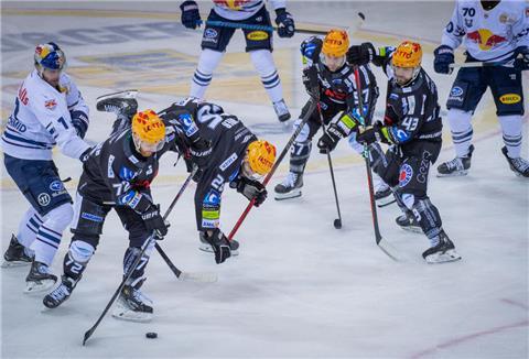 Nach starkem Beginn hatten die Fischtown Pinguins dem EHC Red Bull München am Freitagabend nicht viel entgegenzusetzen.
