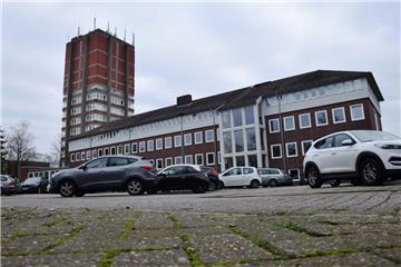 Nach wie vor im Gespräch: ein Anbau auf dem jetzigen Rathaus-Parkplatz. Die Alternative wäre ein Neubau in der Fußgängerzone.