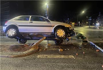 Nachdem sein Führerschein durch die Polizei beschlagnahmt wurde, musste der Mann den Rest der Nacht in der Ausnüchterungszelle verbringen.