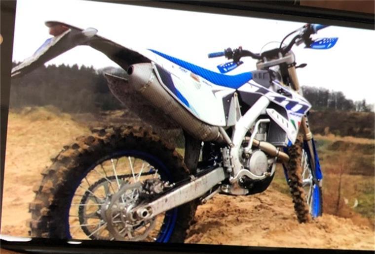 Neben diesem Motorrad stahlen die Täter noch drei Kettensägen.