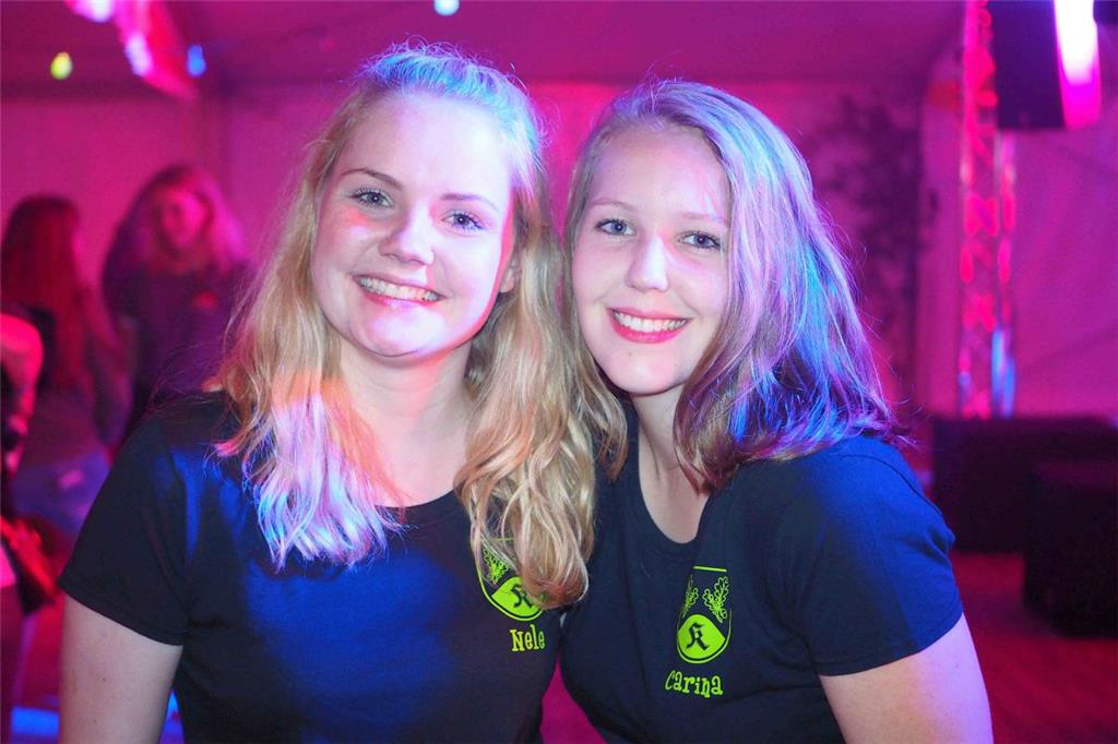Nele und Carina aus Köhlen strahlten mit der Sonne um die Wette.