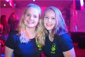 Nele und Carina aus Köhlen strahlten mit der Sonne um die Wette.