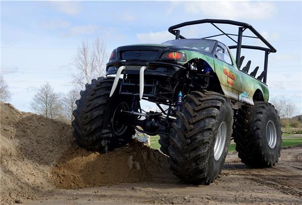 Neu im Angebot hat der Serengeti-Park auch eine Big-Foot-Safari mit Monstertrucks.