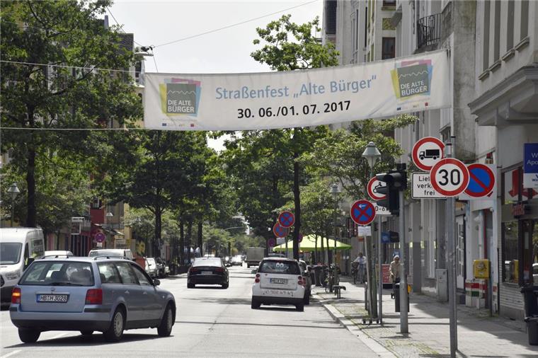 Neue Kneipen und Restaurants, viel Kultur und die Rückkehr des Ü50-Publikums Die "Alte Bürger" rüstet sich für das Straßenfest. :Foto Scheschonka